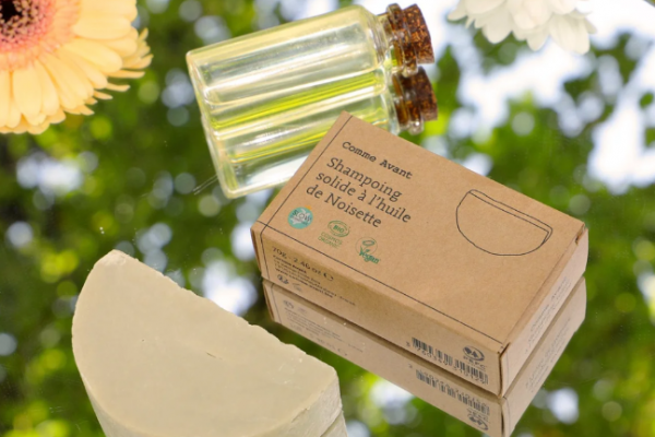 SHAMPOING À L’HUILE DE NOISETTE 